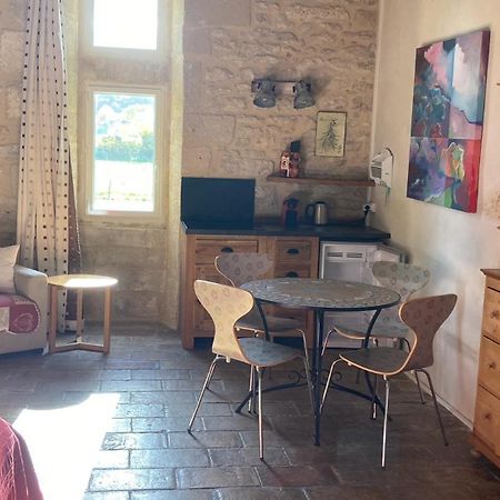 Mas De La Rivoire B&B Villevieille Kültér fotó