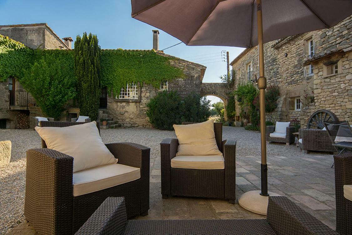 Mas De La Rivoire B&B Villevieille Kültér fotó