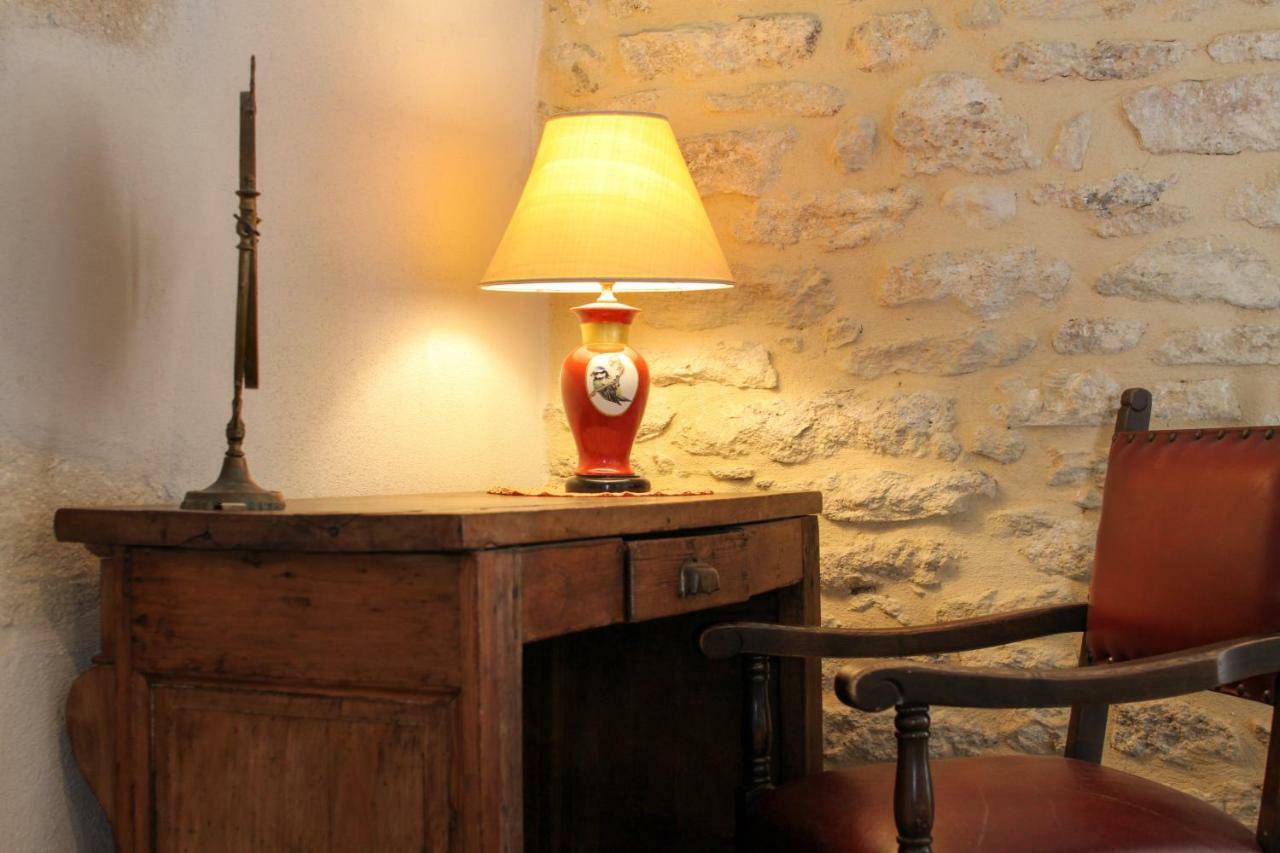 Mas De La Rivoire B&B Villevieille Kültér fotó
