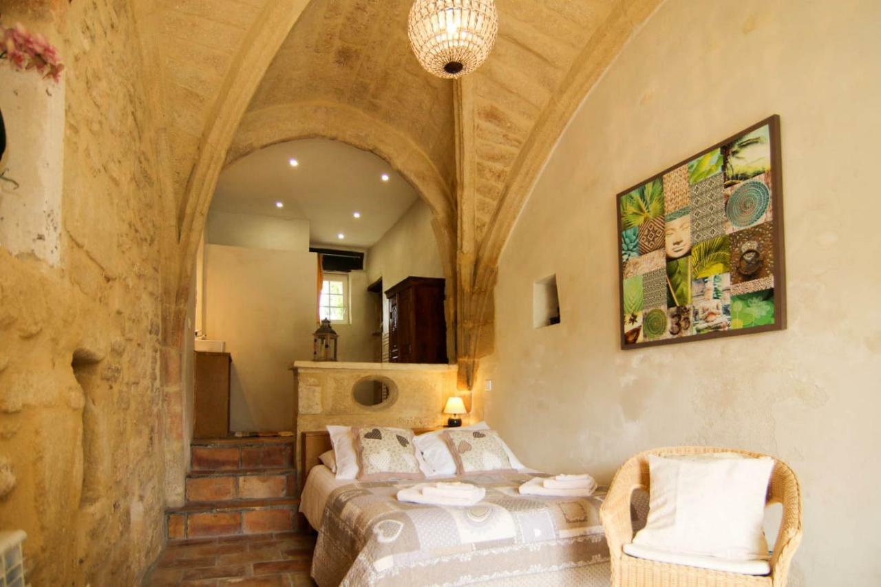 Mas De La Rivoire B&B Villevieille Kültér fotó
